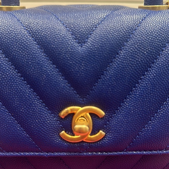 Authentic Chanel Chevron coco handle - Picture 12 of 12